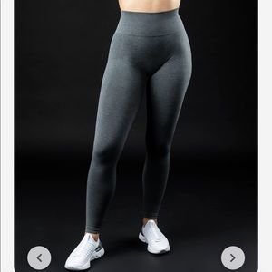 Alphalete amplify leggings (titanium)